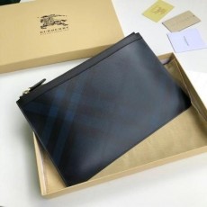 버** 24FW 런던 체크 클러치