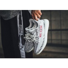 아*** 이지부스트 350 v2 지브라