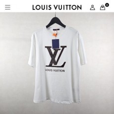 루* 수입 LV 레더 자수 로고 라운드 티셔츠 남여공용