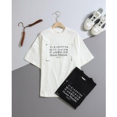 메* 마르지엘라 수입 픽셀 넘버링 로고 티셔츠