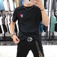 베*** 색상 메두사 패턴 티셔츠
