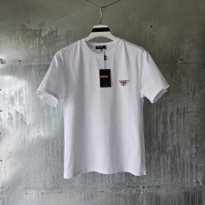 프** 가슴 삼각로고 티셔츠