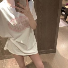 미*** 수입고급 핑크 진주로고 티셔츠