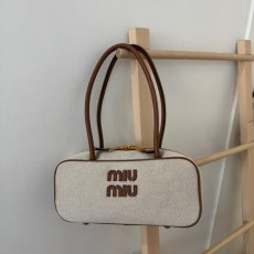 미*** 가죽 보 백