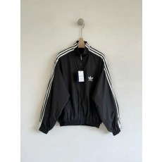발**** x 아*** OG 삼선 트랙수트 자켓  수입