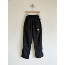 발**** x 아*** OG 삼선 트랙수트 팬츠  수입