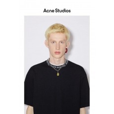 아** STUDIOS 넥 레터링 티셔츠
