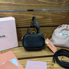 미*** 마이크로 가죽 미니백