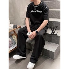 루* 스터치 라인 레터링 자수 티셔츠