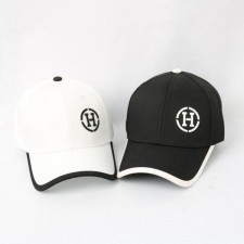 에*** H로고 볼캡 모자