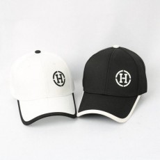 에*** H로고 볼캡 모자