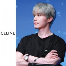 셀** 자수 스몰트리오페 반팔