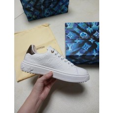 루* 타임 아웃 스니커즈