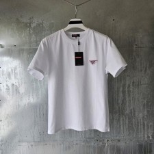 프** 가슴 삼각로고 티셔츠
