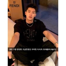 펜* 패턴 볼록 룩 로고 티셔츠