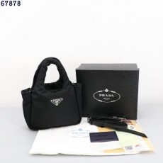 프** 삼각로고 패딩 토트백 미니