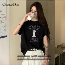 디* 도그 조각상 디자인 반팔 티셔츠