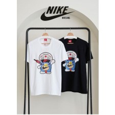 나** X 도라에몽 NRG 스우시 라운드 반팔 티셔츠