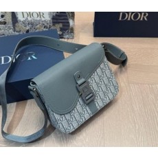 디* Saddle 스몰 플랩 스트랩백풀박스