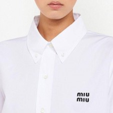 미*** 영문로고 셔츠