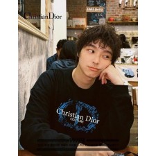 디* CD 레터링 로고 디자인 긴팔티셔츠 (시보리없음)