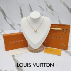 루* 에센셜 V 목걸이 904