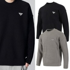 프** 삼각 자수 니트