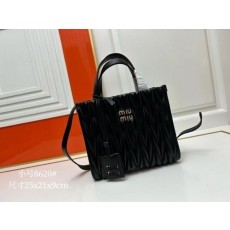 미*** 신형 토트