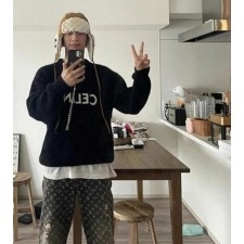 셀** 자수로고 라운드 니트