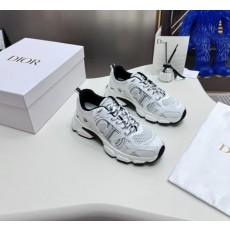 디* 크로노 스니커즈 화이트  블랙 가죽이펙트 패널 메시