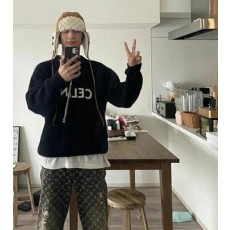 셀** 자수로고 라운드 니트