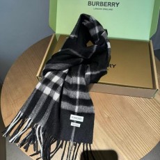 버** 클래식 체크 캐시미어 머플러