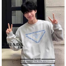 프** 레터링 삼각 디자인 밍크양기모 티셔츠