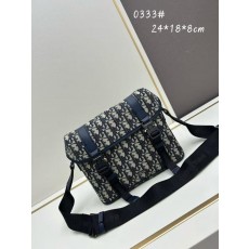 디* 오블리크 메신저 플랩 스트랩백