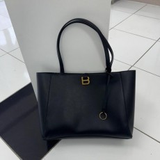발**** 토트백 블랙