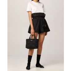 프** 고급 리나일론 나파 트라이앵글 퀼팅 패딩 더블핸들 지퍼 포켓 토트 블랙