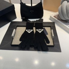 프** 삼각 로고 패치 장갑