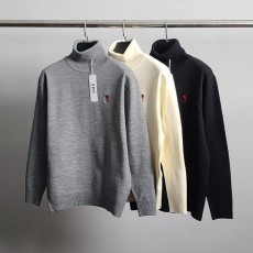 아* 스몰하트자수 터틀넥 니트