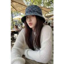 루* 멀티 모노그램 자가드 워싱 버킷햇 수입