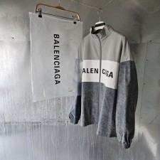 발**** 로고 프린트 집업 자켓