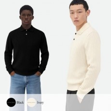 보** 사이드 로고 자수 카라 니트