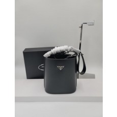 프** 브러시드 레더 버킷