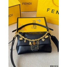 펜* 맘마 미디엄백