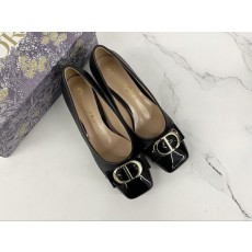 디* CD로고 리본 장식 애나멜 펌프스 힐