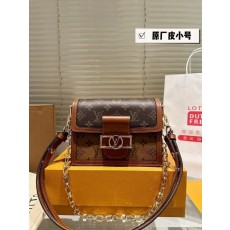 루* 고급 도핀 미니백 M44580