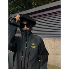 아**** x 팔** 콜라보 알파 고어텍스 자켓  수입