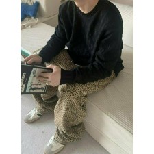 루* 전판 자수로고 니트