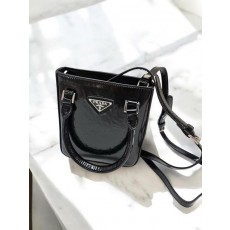 프** 브러시드 스몰 토트백